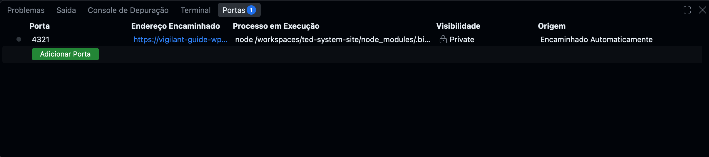 Aba Portas do VS Code mostrando a porta 4321 com o endereço encaminhado, o processo em execução e a visibilidade Private.